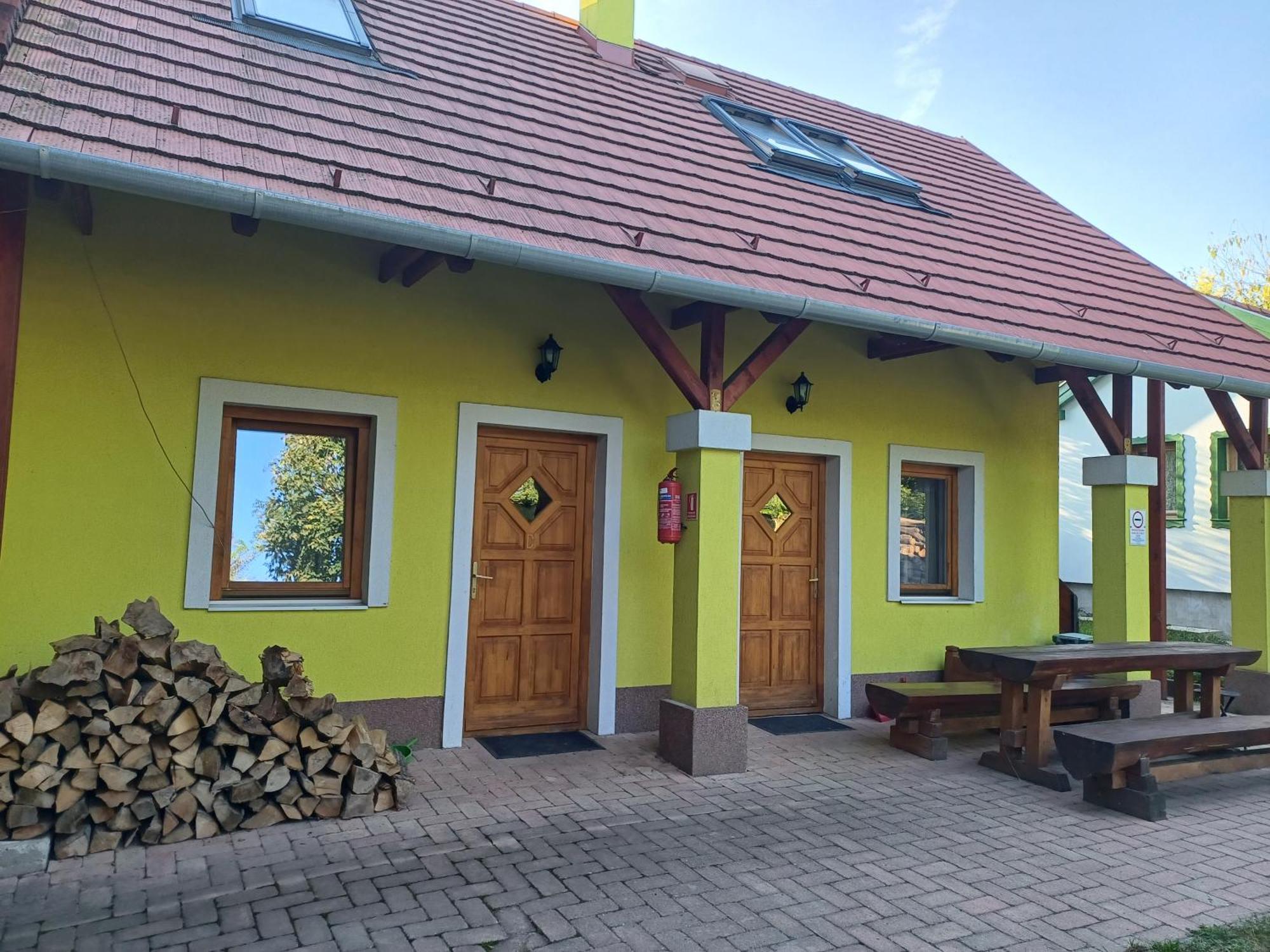 Zanati Apartmannház Nagykapornak Exteriér fotografie